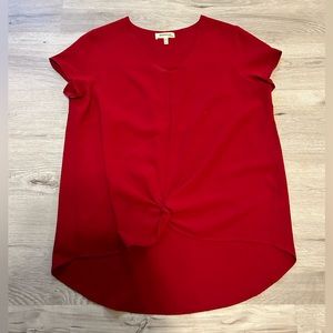 Large Red Blouse with Front Knot. Monteau.